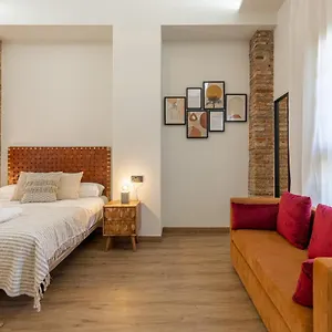 https://pasaje-chinitas-1628-by-caleta-homes.es-andalucia.com